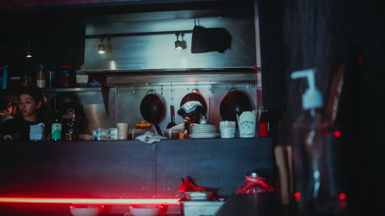 Daemon's kitchen during lunch rush